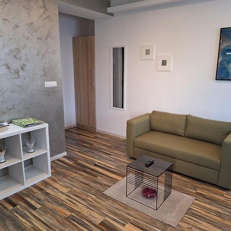 רוביני Apartments And Rooms Lorena 236 מראה חיצוני תמונה