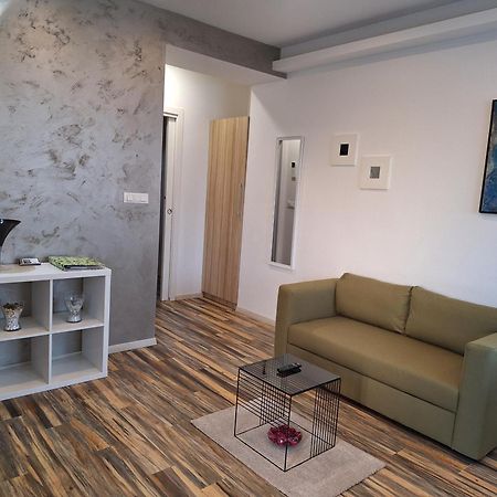 רוביני Apartments And Rooms Lorena 236 מראה חיצוני תמונה