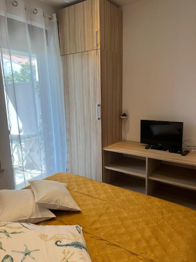 רוביני Apartments And Rooms Lorena 236 מראה חיצוני תמונה