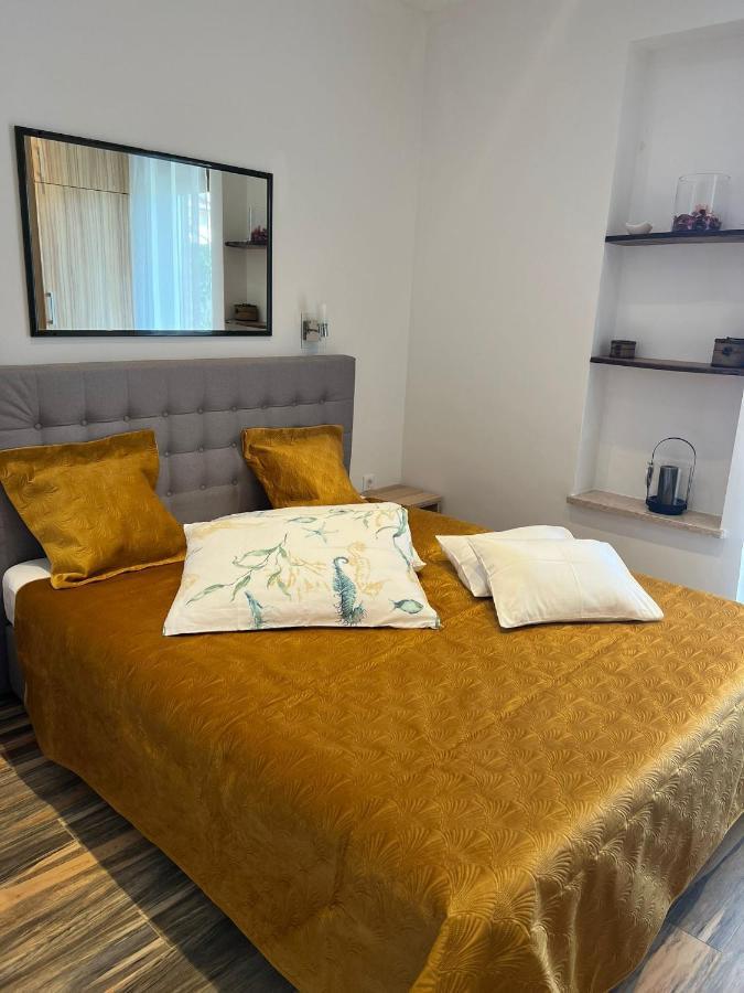 רוביני Apartments And Rooms Lorena 236 מראה חיצוני תמונה