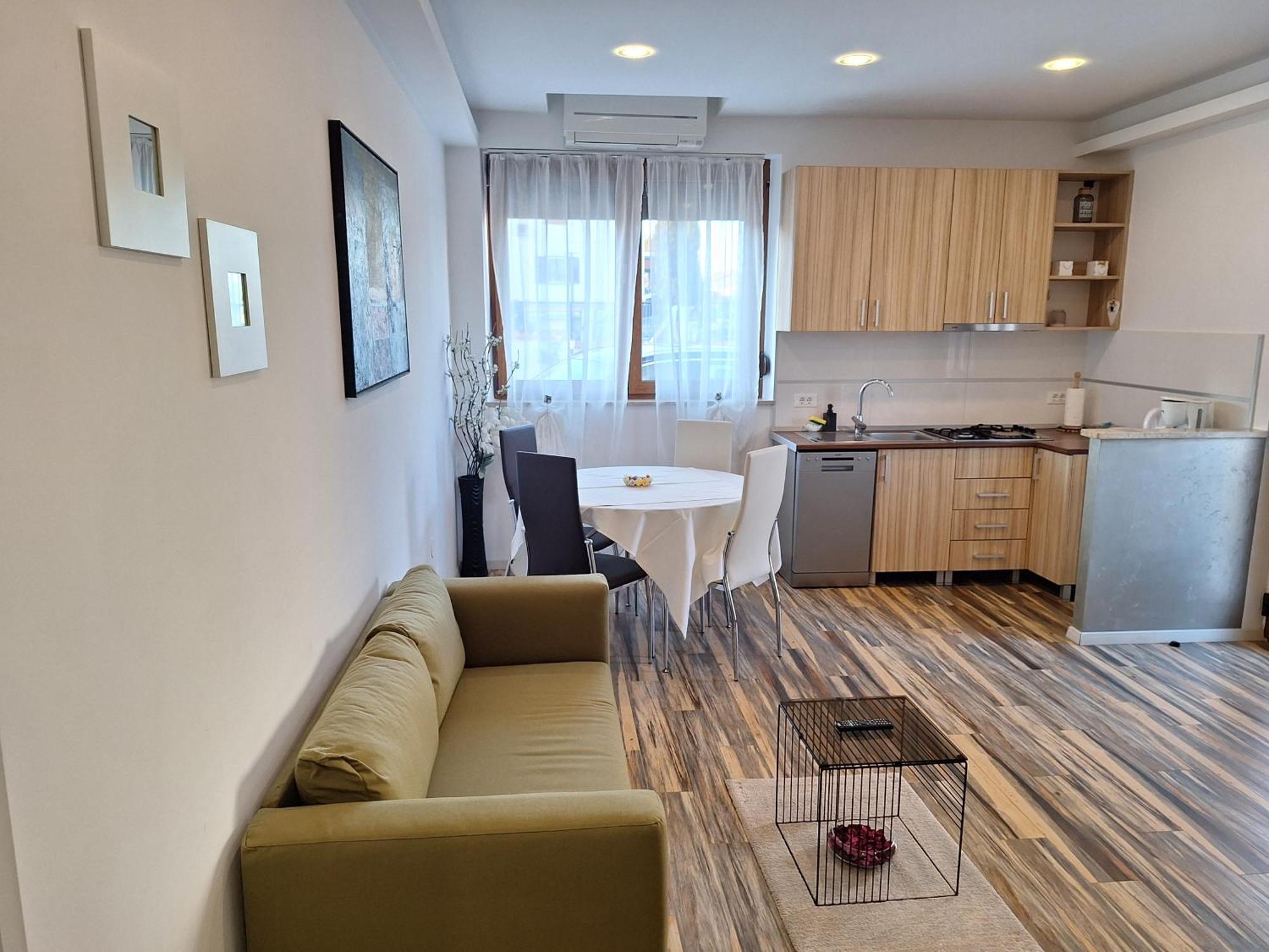 רוביני Apartments And Rooms Lorena 236 מראה חיצוני תמונה
