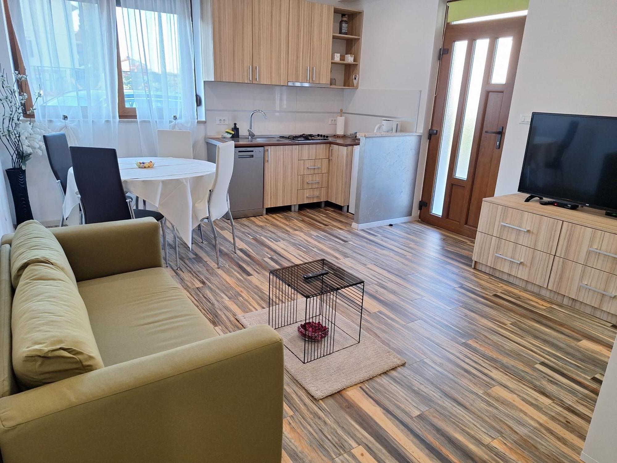 רוביני Apartments And Rooms Lorena 236 מראה חיצוני תמונה