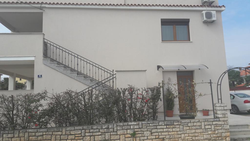 רוביני Apartments And Rooms Lorena 236 מראה חיצוני תמונה