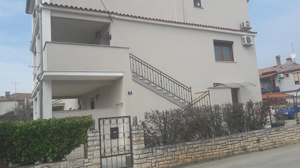 רוביני Apartments And Rooms Lorena 236 מראה חיצוני תמונה