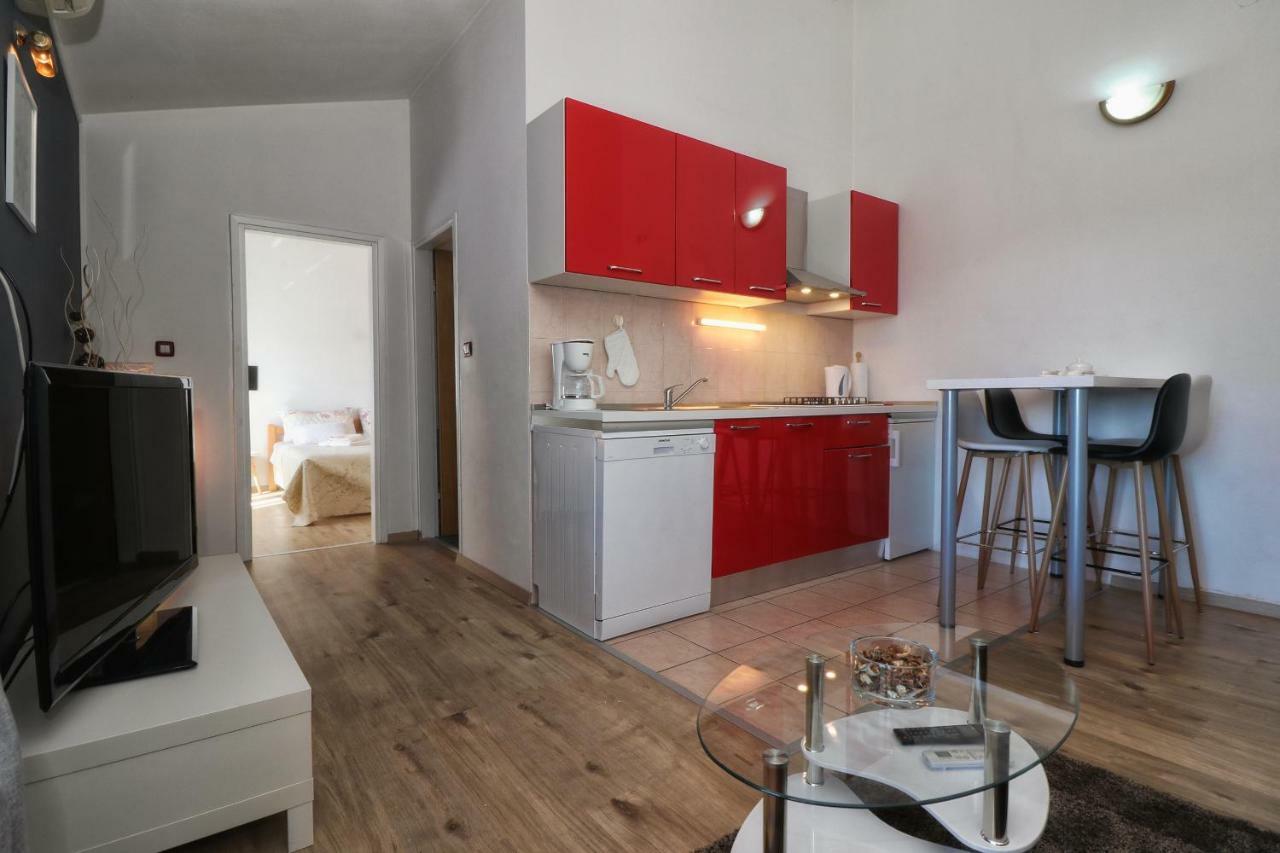 רוביני Apartments And Rooms Lorena 236 מראה חיצוני תמונה