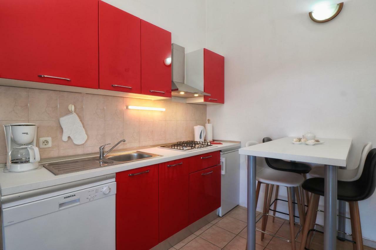 רוביני Apartments And Rooms Lorena 236 מראה חיצוני תמונה