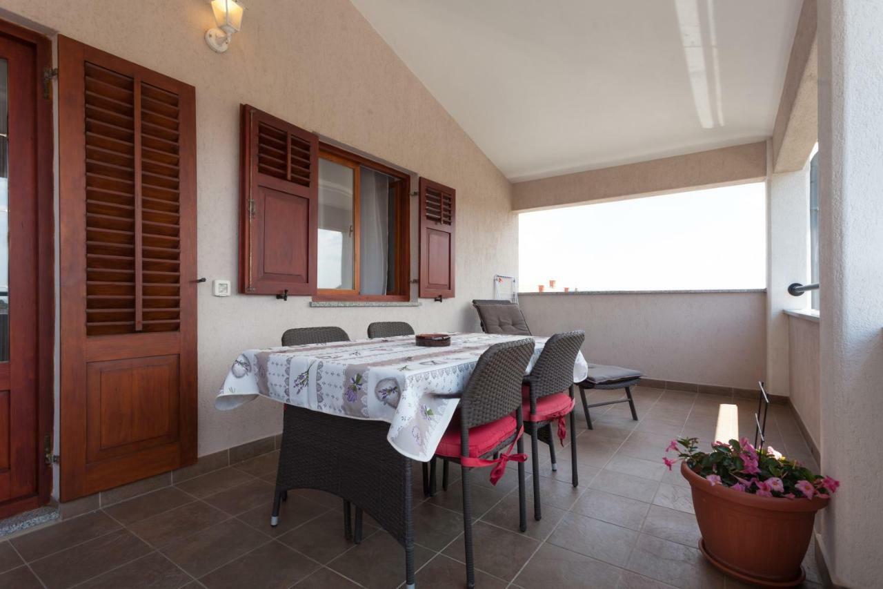 רוביני Apartments And Rooms Lorena 236 מראה חיצוני תמונה