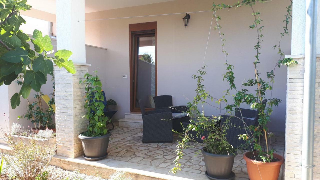 רוביני Apartments And Rooms Lorena 236 מראה חיצוני תמונה