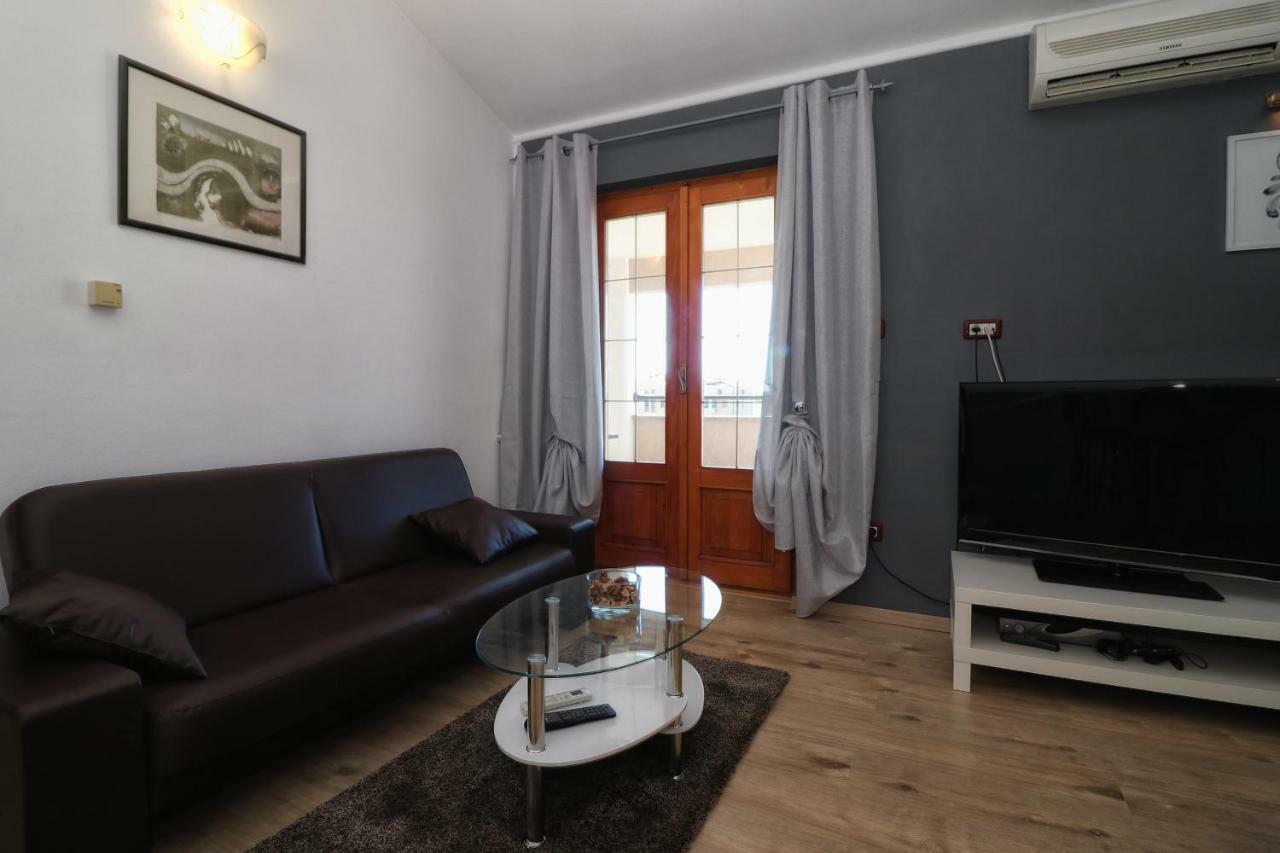 רוביני Apartments And Rooms Lorena 236 מראה חיצוני תמונה